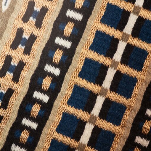 Alternative view of Show Blanket 046